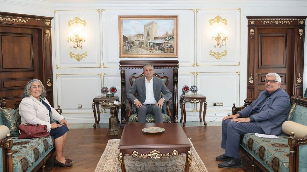 Adana Valisi Mustafa Yavuz, muhtarlar ve akademisyenlerle bir araya geldi