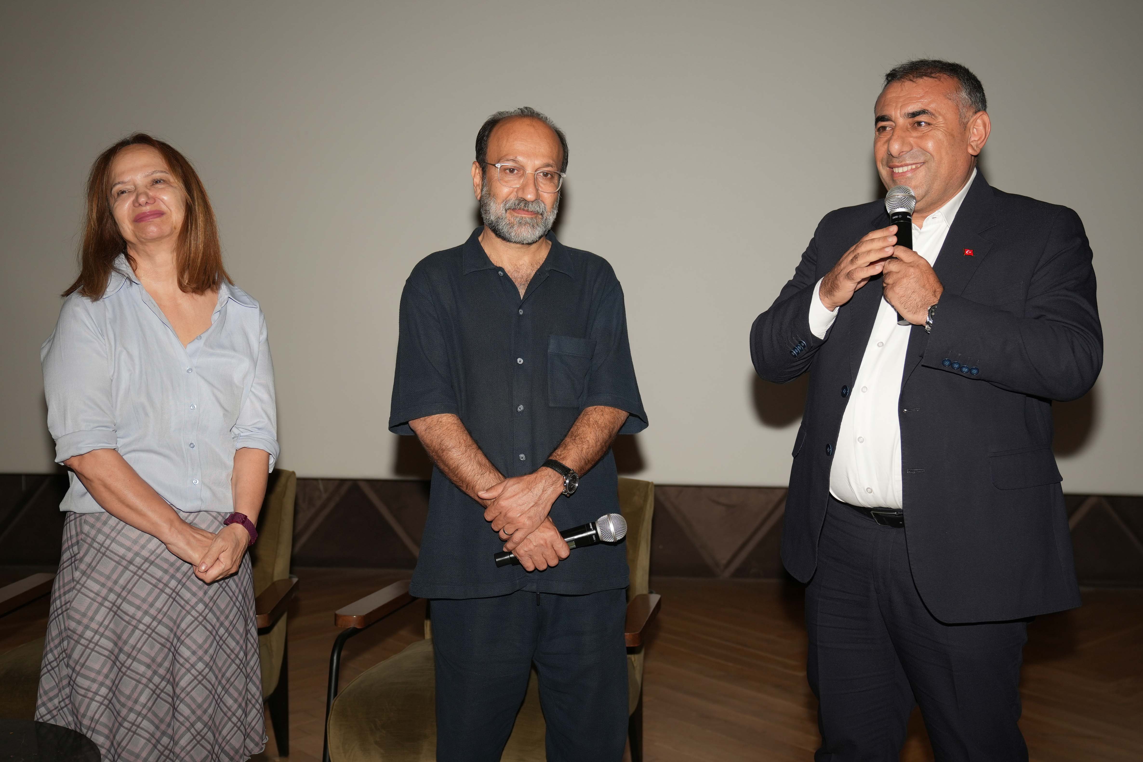 Dünya sinemasının usta ismi Asgar Farhadi'ye Yaşam Boyu Başarı ödülü verildi