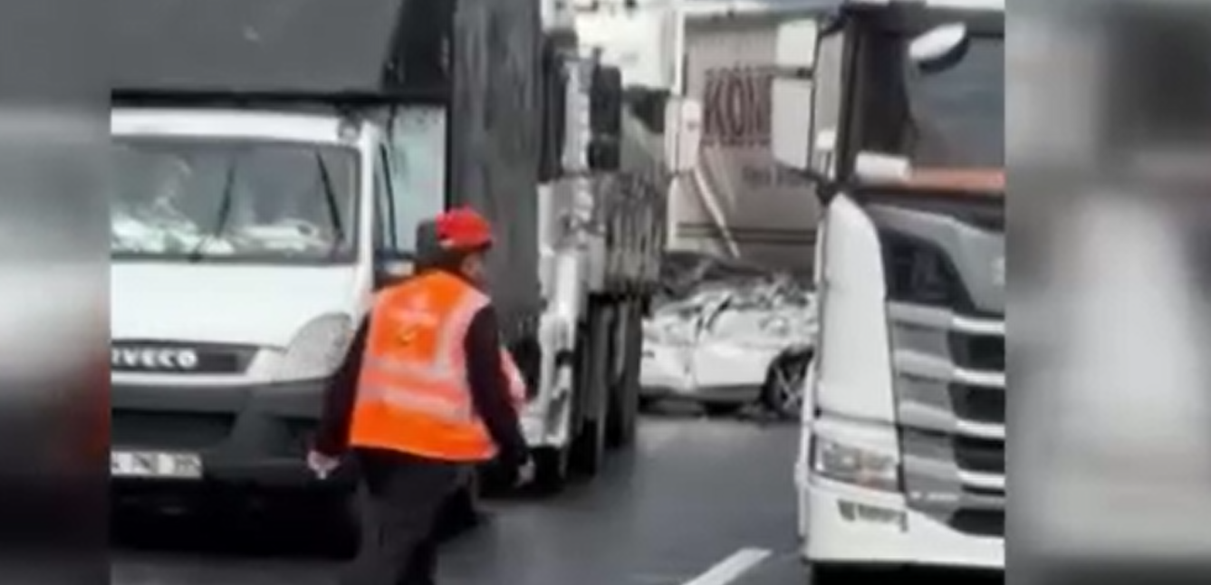 Pozantı otoyolunda zincirleme kaza: İlk belirlemelere göre 11 kişi yaralandı