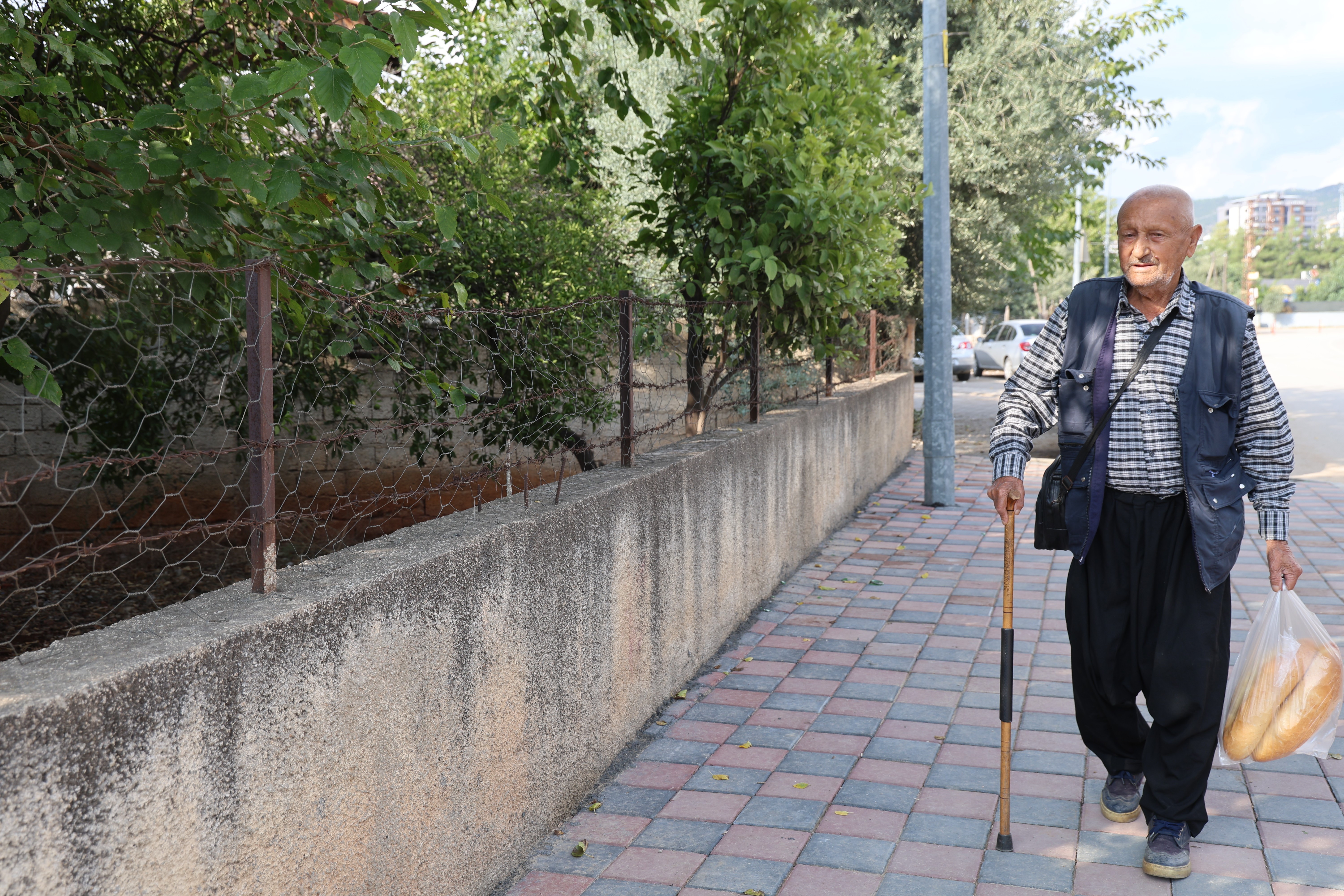 86 yaşında her gün 8 kilometre yürüyor: “Şükür ağrıyan yerim yok”
