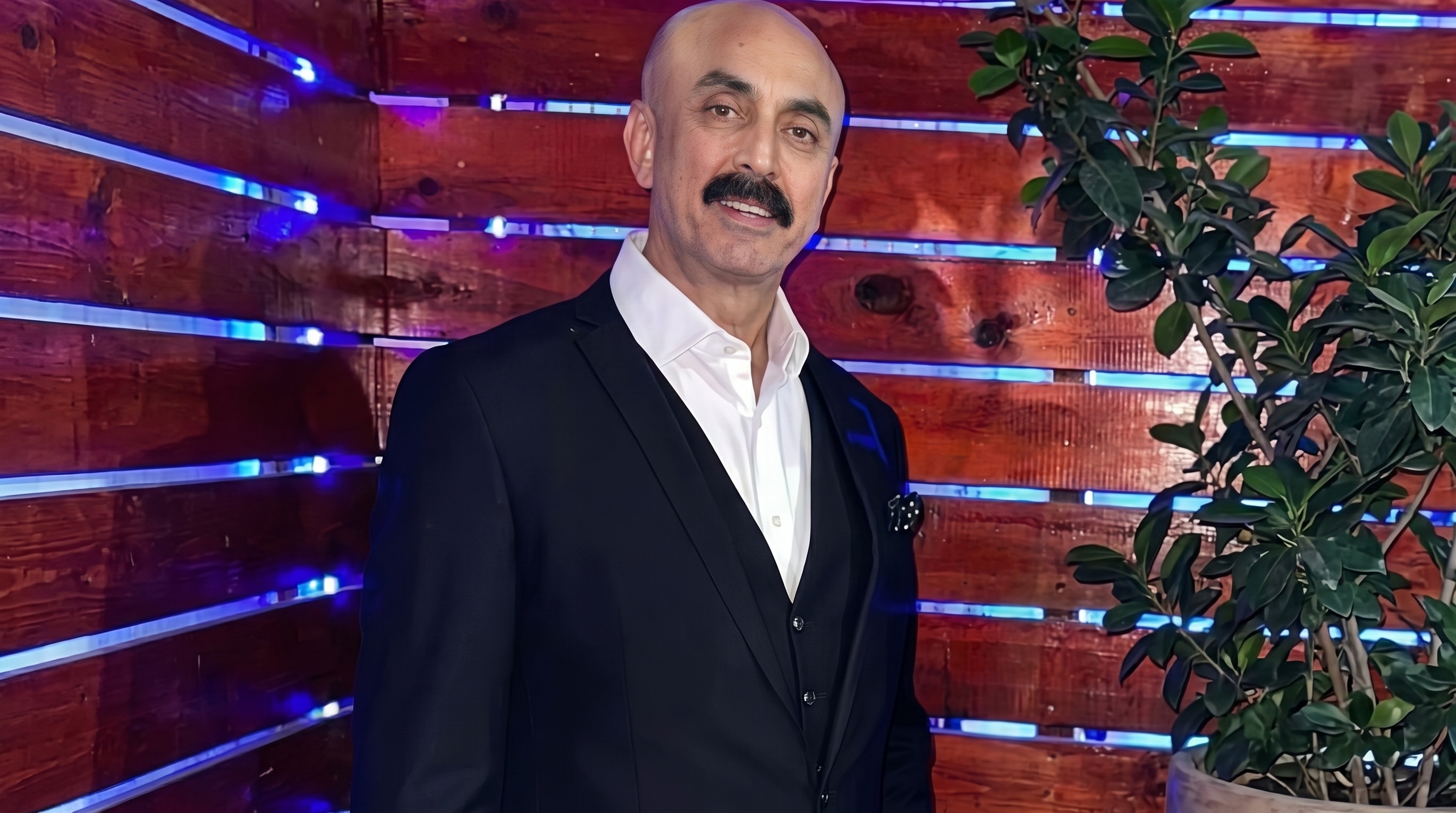 Adana'nın tanınmış kuyumcularından Zahir Cız, silahlı saldırıya uğradı