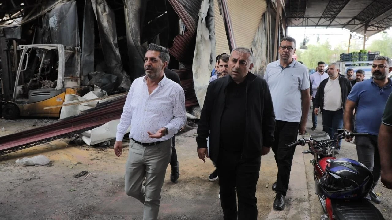 Güngör Geçer, yangından etkilenen hal esnafıyla bir araya geldi