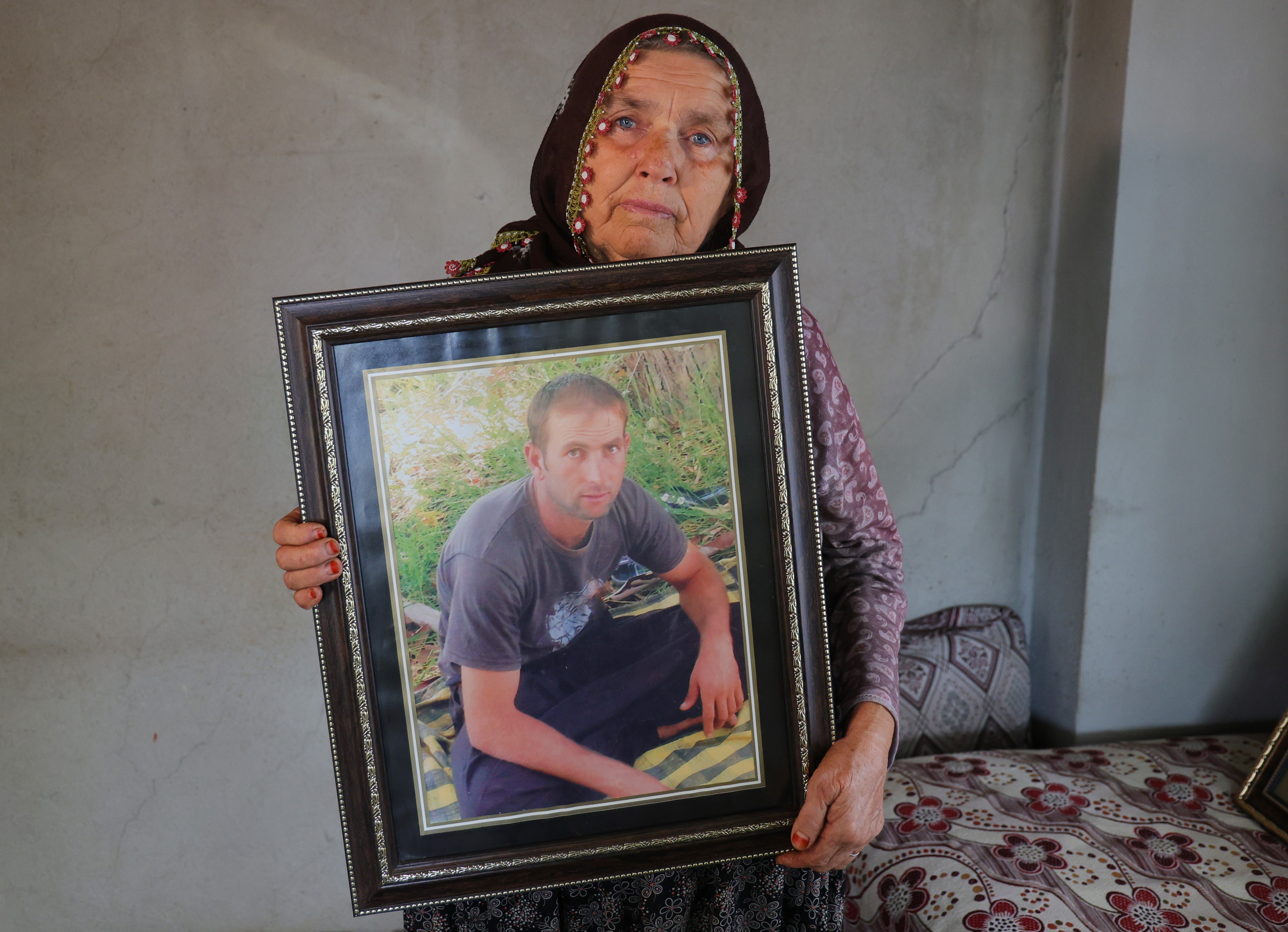 14 yıldır kayıp oğlunu bekliyor: “Ölüyse de bir mezarı olsun”