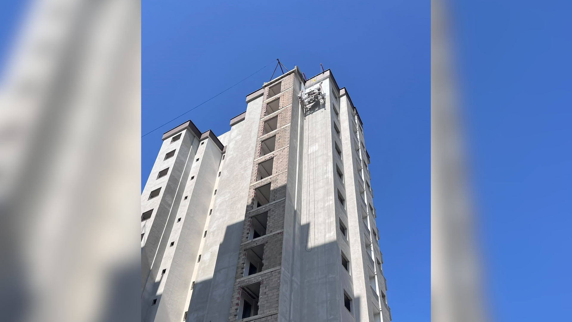 11. katta mahsur kalan işçiler itfaiye ekiplerince kurtarıldı