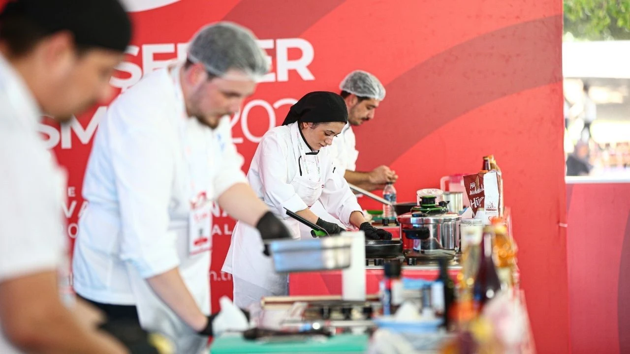 Adana Lezzet Festivali’nde genç şefler hünerlerini sergiledi