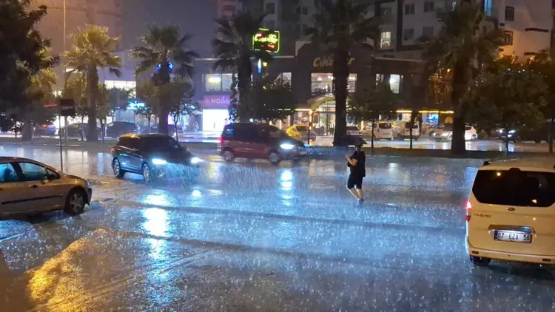 Adana’da sıcak hava yerini sağanak yağışa bırakacak