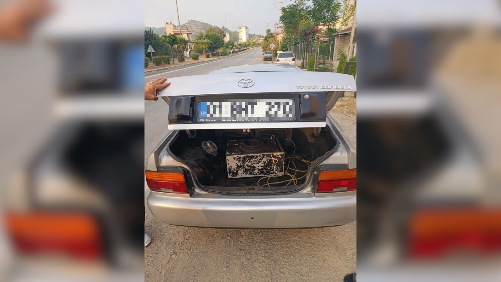 Kozan'da 18 araca yüksek sesle müzik ve abartı egzoz kullanımından 338 bin TL ceza