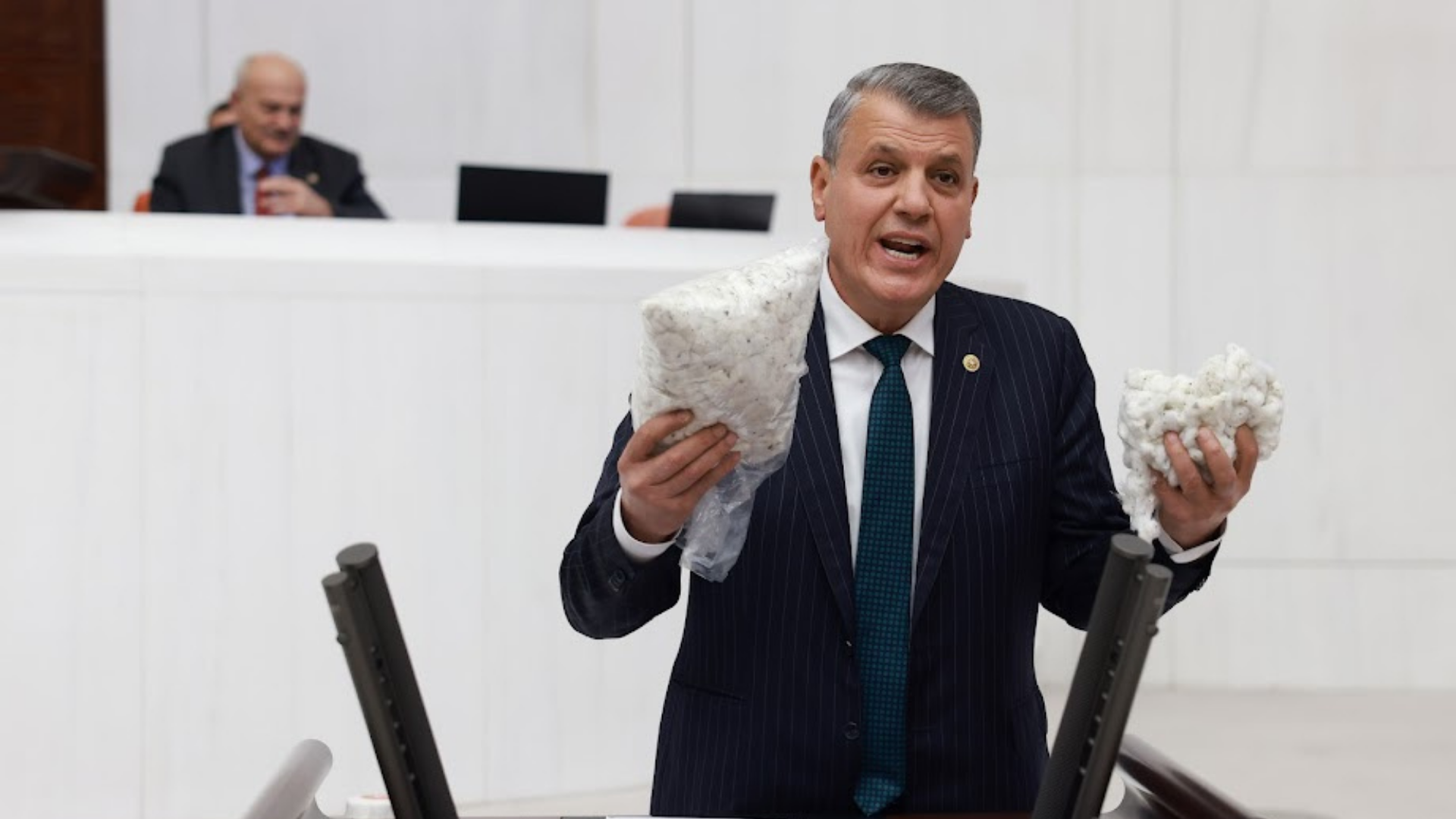 Ayhan Barut: "Çiftçinin feryadı, yürekleri dağlıyor"