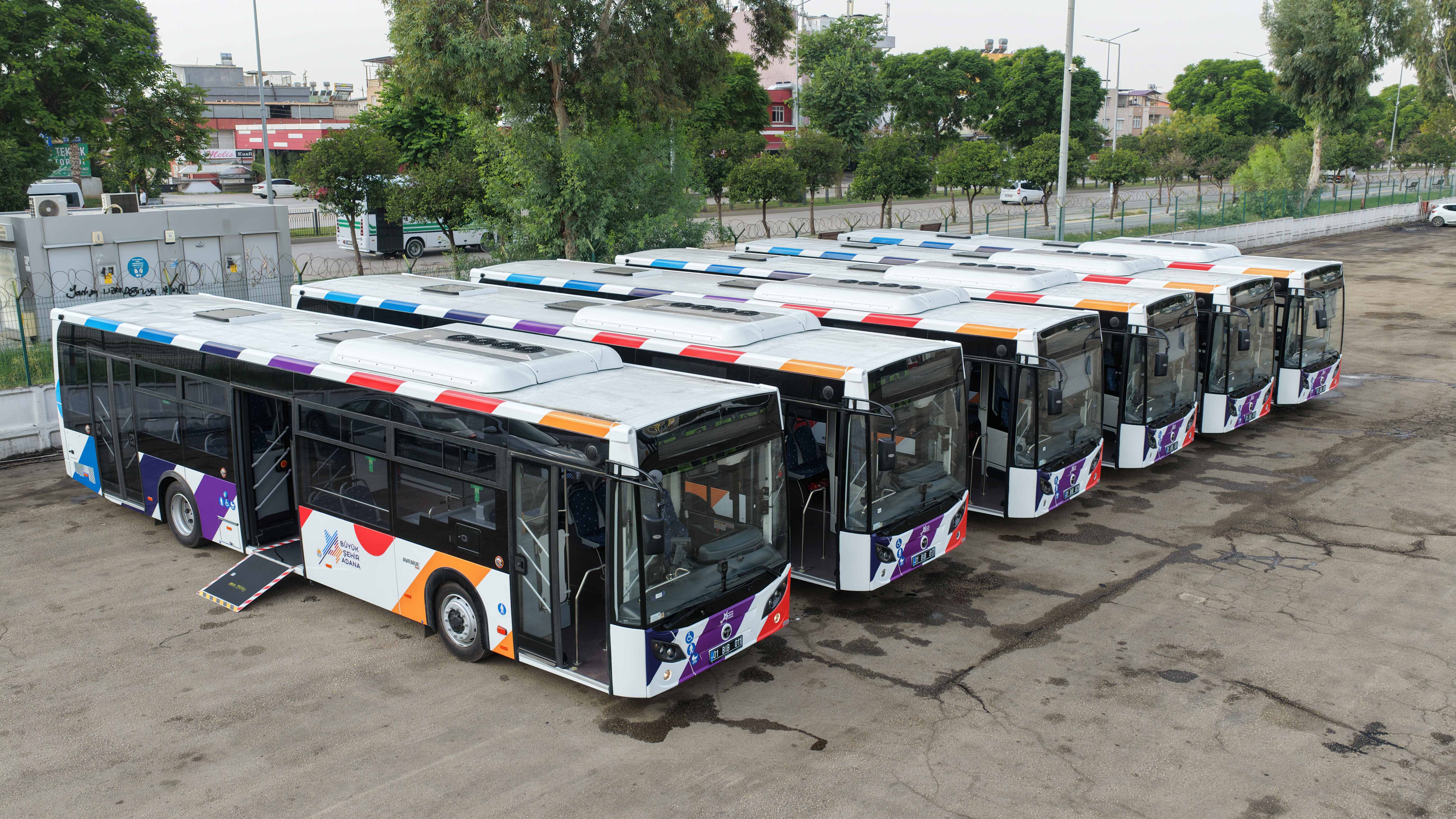 Adana Büyükşehir Belediyesi ulaşım ve hizmet filolarını büyütüyor