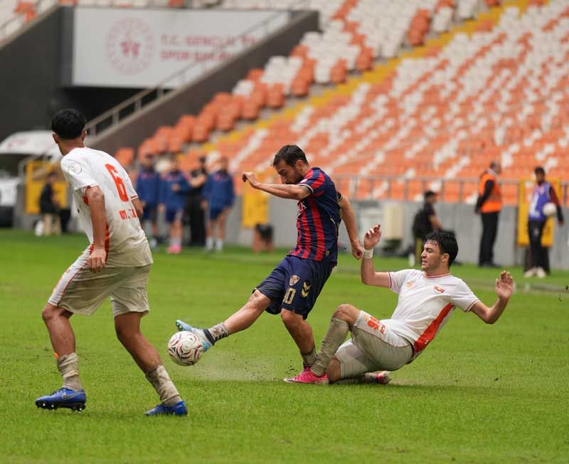 Adanaspor, Mersin İdman Yurdu’na 3-0 mağlup oldu
