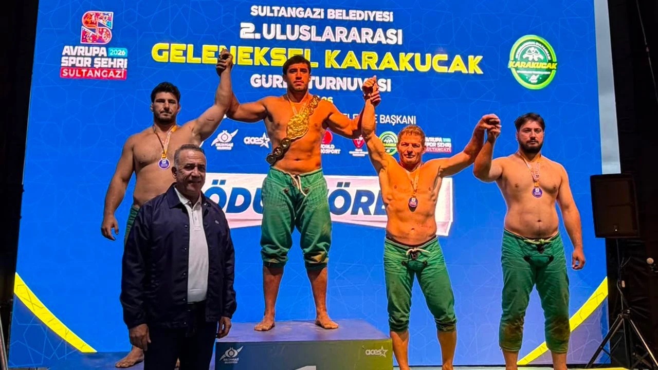 Kozan’da başpehlivan Efe Anıl Al oldu