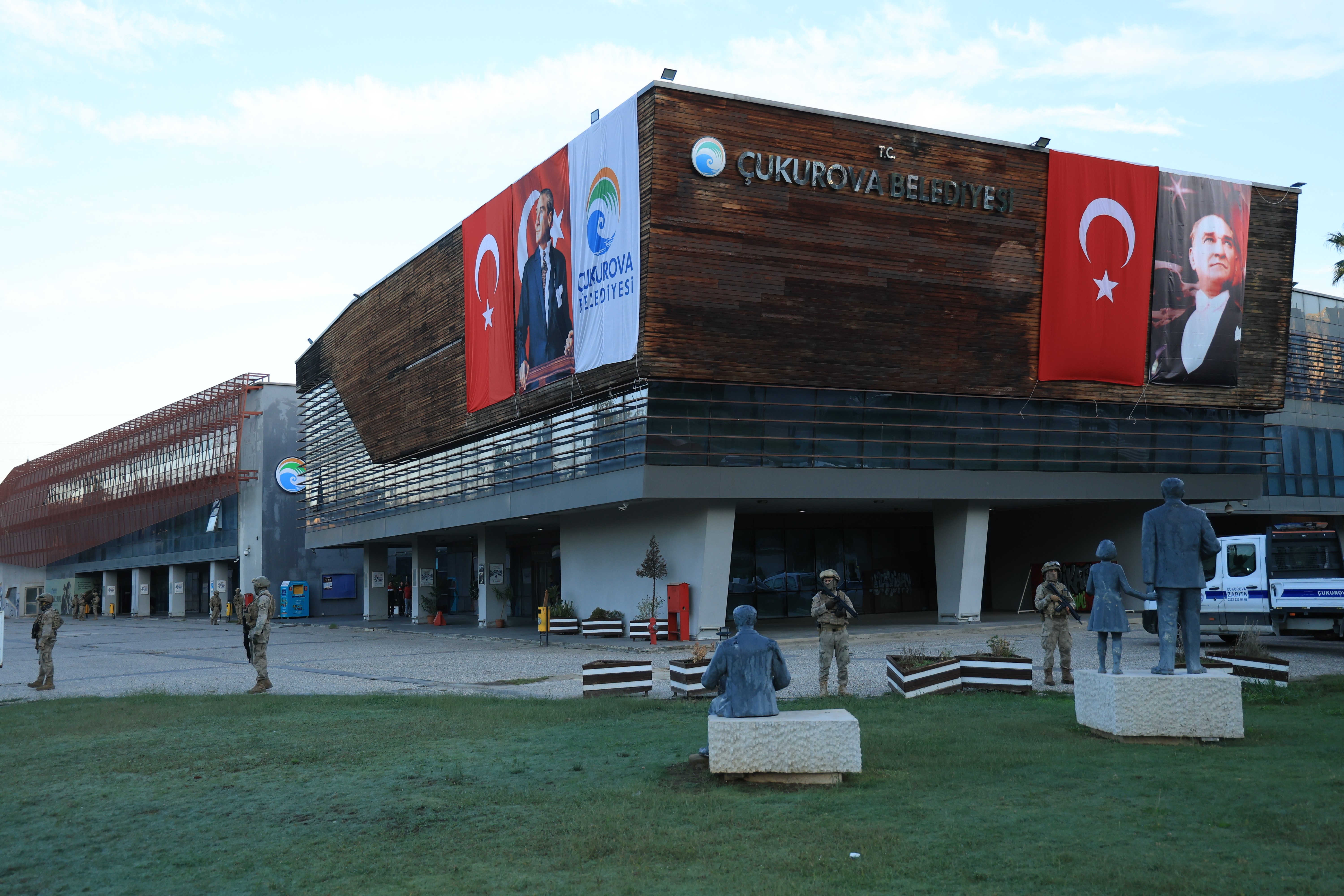 Çukurova Belediyesi’ne yönelik operasyonda yeni gelişme: Cumhuriyet Başsavcılığı ayrıntıları açıkladı