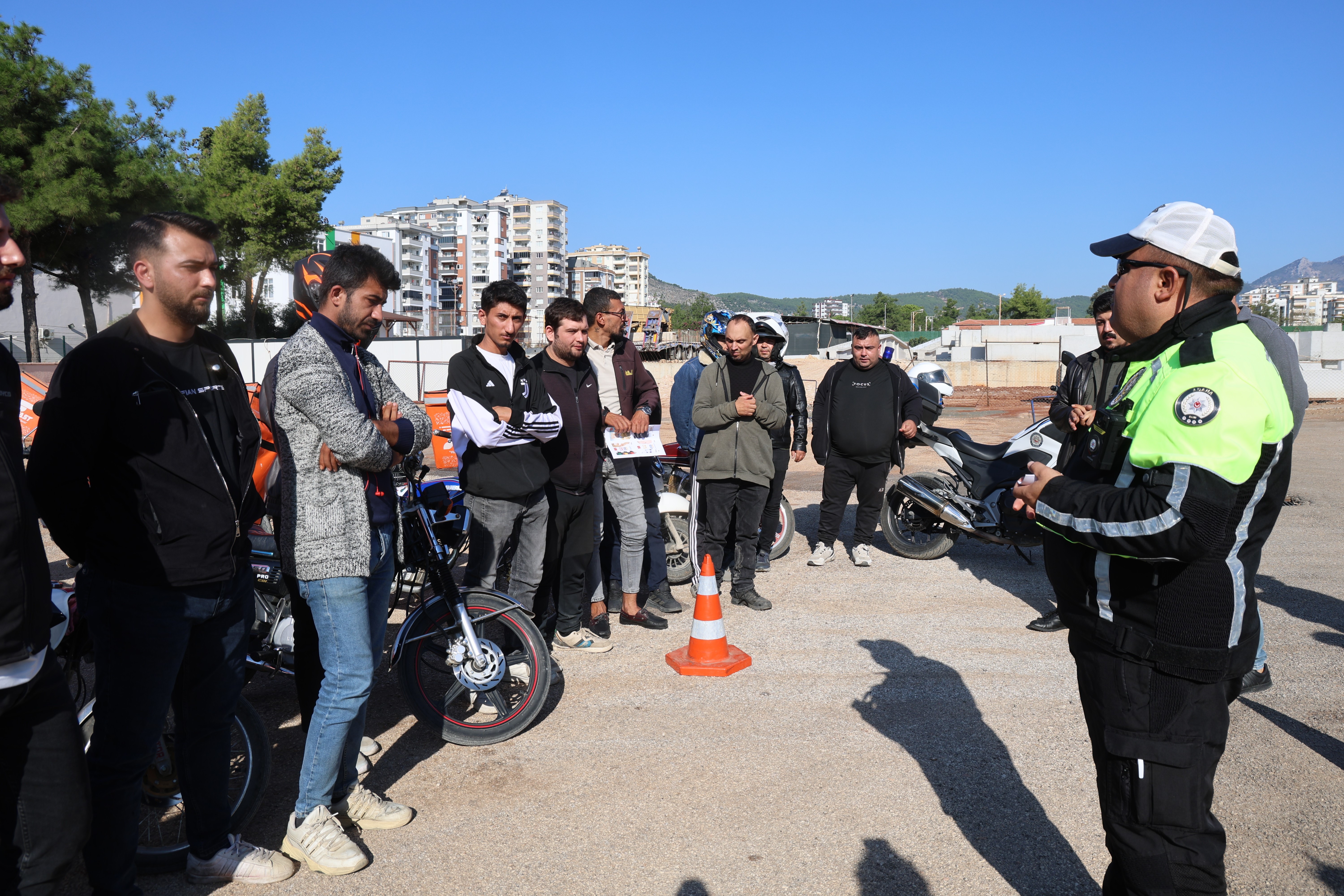 Trafik polisinden motokuryelere hayati uyarı