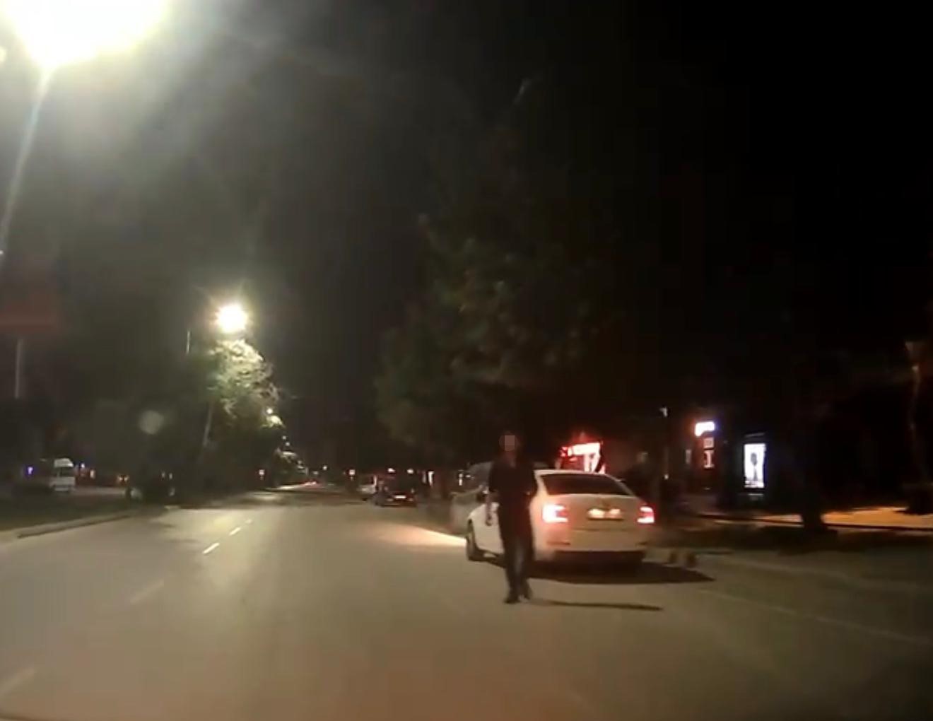 Adana’da trafikte uyarı saldırıya dönüştü