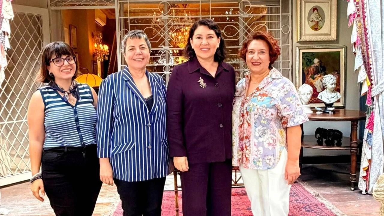 Sunay Karamık kadın girişimcilerle bir araya geldi