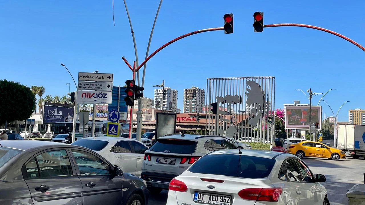 Adana’da 29 Ekim provası nedeniyle yollar kapanacak