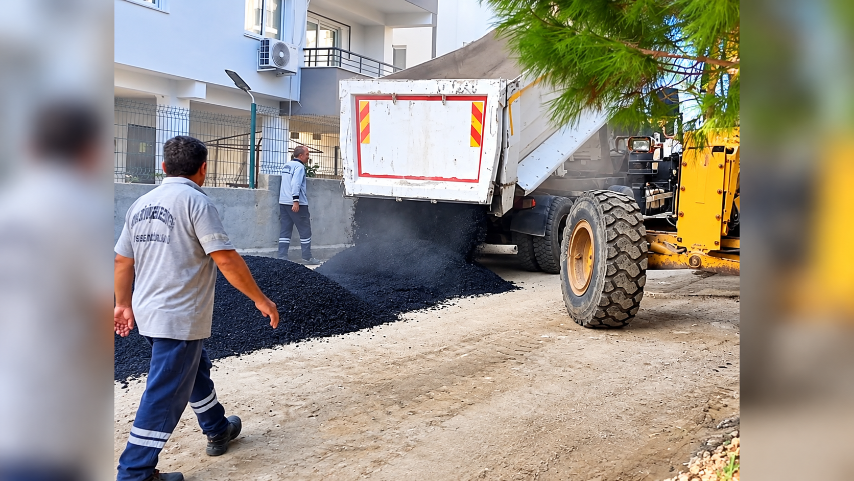 Yumurtalık’ta yol çalışmaları sürüyor