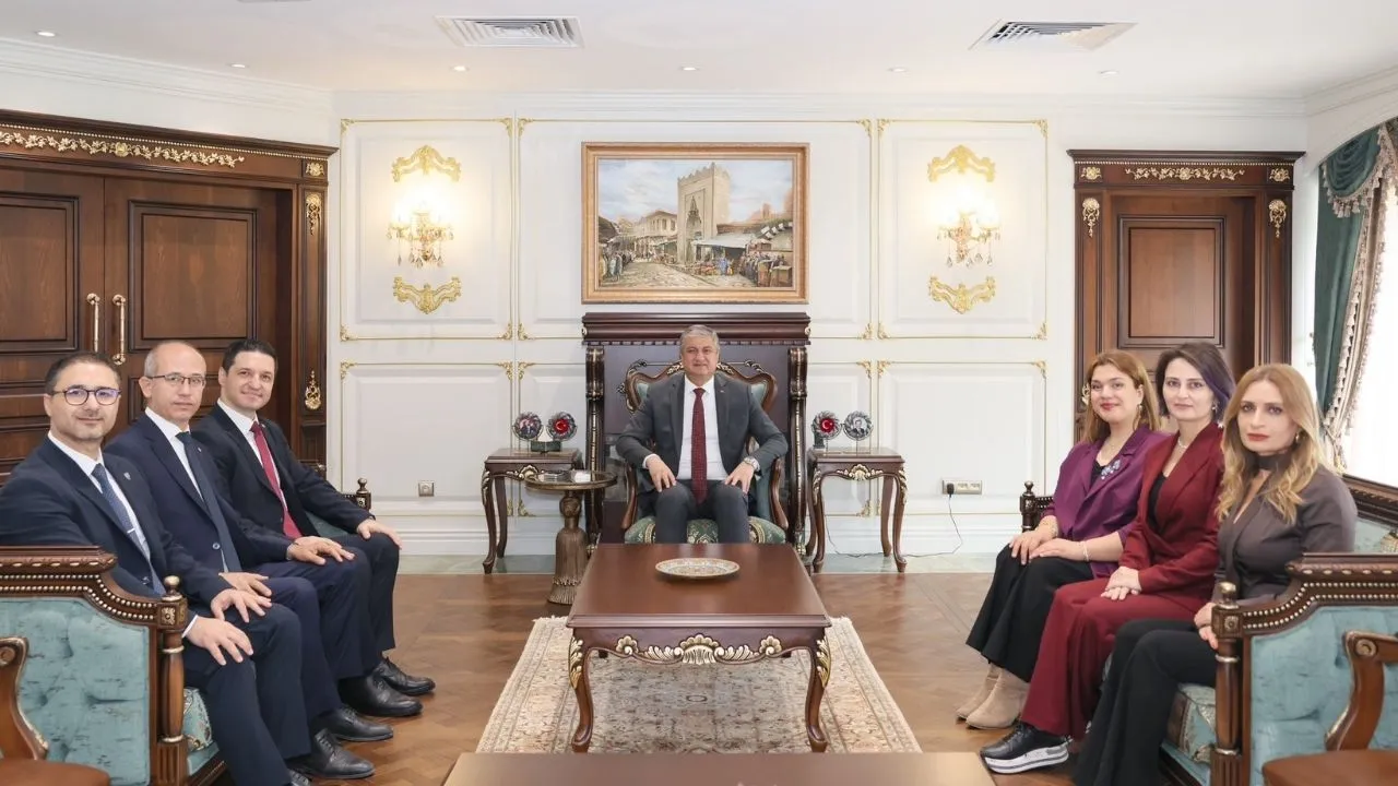 Adana Valisi Mustafa Yavuz’dan Baro Başkanı Volkan Böke’ye tebrik