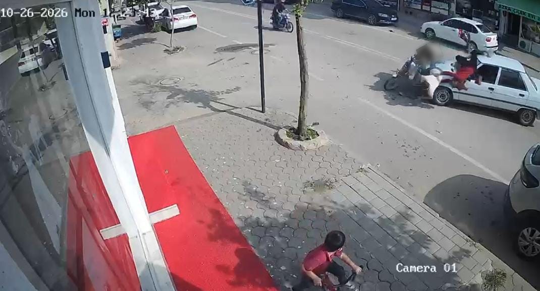 Kozan’da otomobil ile motosiklet çarpıştı: Motosiklet sürücüsü ve eşi yaralandı