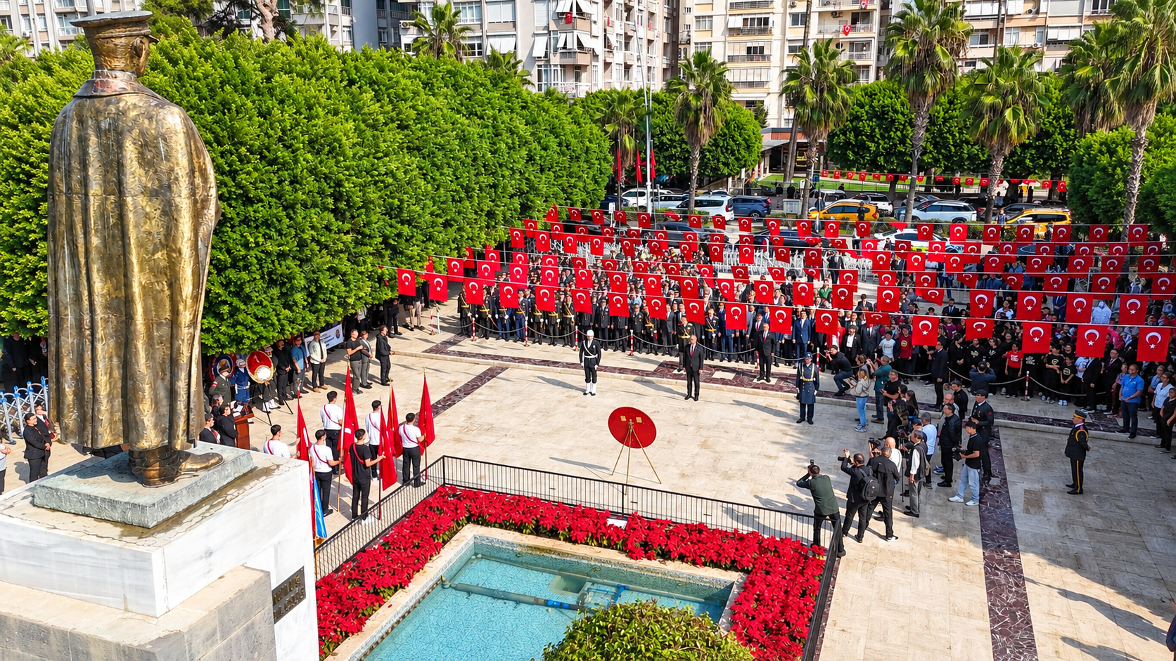 Adana’da Cumhuriyet Bayramı kutlamaları çelenk töreniyle başladı