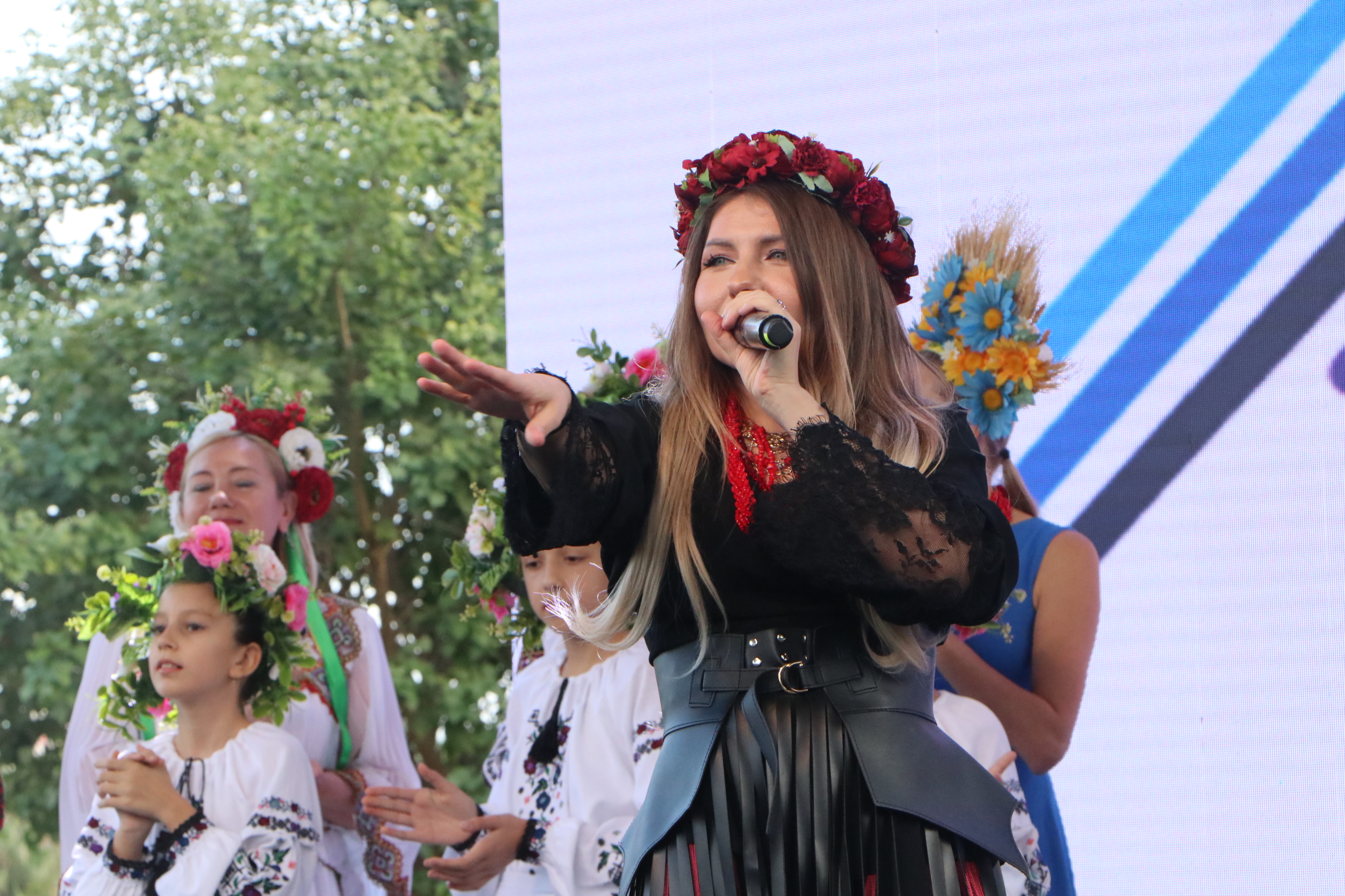 Adana Gençlik ve Kültür Şenliği’nde Ukrayna kültürü sahneye taşındı