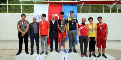 Adana’da Okullararası Kürek Yarışları yapıldı