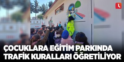 Çocuklara eğitim parkında trafik kuralları öğretiliyor