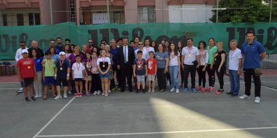 Şampiyonlar madalyalarını Başkan Çetin’den aldı