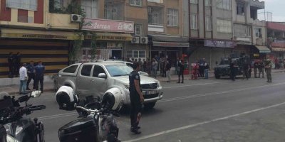 İki kayınbiraderini vurup birinin eşini rehin aldı