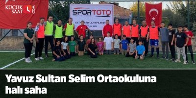 Yavuz Sultan Selim Ortaokuluna halı saha