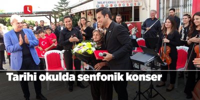 Tarihi okulda senfonik konser