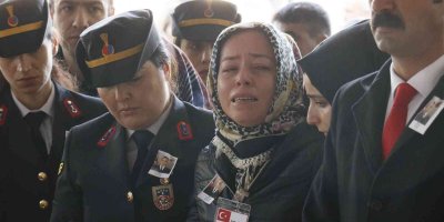 Otobüs kazasında şehit olan Eren Öztürk, Adana’da son yolculuğuna uğurlandı