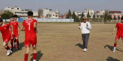 Galibiyete sevinemediler: Futbolcuların soyunma odasındaki eşyaları çalındı