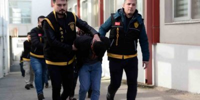 Uzun namlulu silahla baskına 4 tutuklama