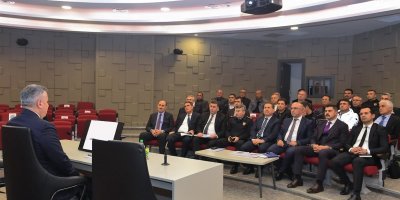 Vali Elban: "Geleceğimizi kendi ellerimizle karartmamalıyız"