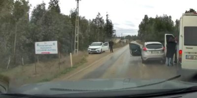 Adana'da trafikte önünü kesip, silahla üzerine yürüdü