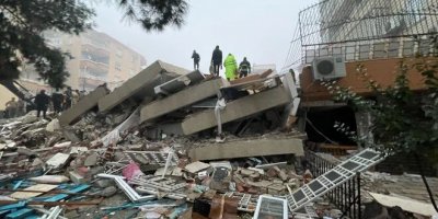 7,4 büyüklüğünde deprem 10 ili vurdu: Şehirlerde son durum