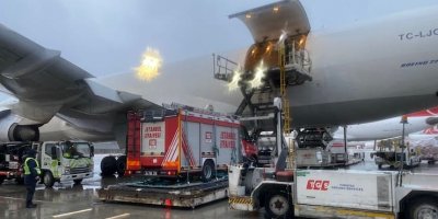 İtfaiye araçları İstanbul’dan Adana’ya uçakla taşındı