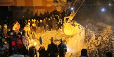 Köpek belirliyor, ekipler o bölgeyi arıyor