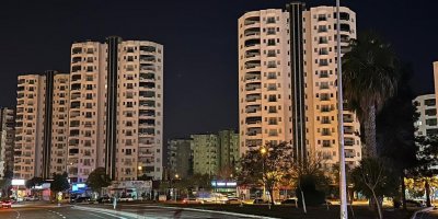 Adana hayalet şehre döndü: Apartmanlar bomboş