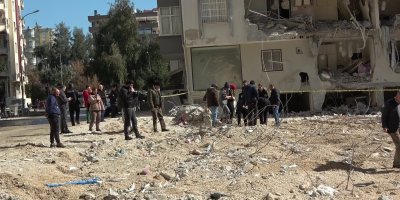 Adana’da enkazın izleri siliniyor