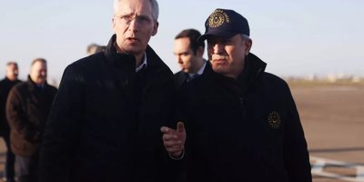 Bakan Akar, Adana'da NATO Genel Sekreteri Stoltenberg ile görüştü