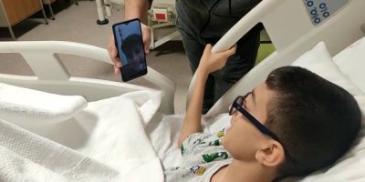 Depremzede Mahmut, Arda Güler ile görüştü: "Sen iyi ol, top da oynarız"