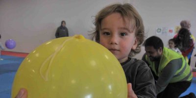 Çukurova Belediyesi psikososyal destek ekibi yurtlarda