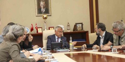 Başkan Karalar, "Deprem Dirençli Adana" için bilim insanlarıyla çalışma başlattı