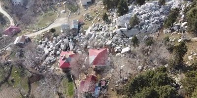Deprem kayaları söktü, ev ve ağaçlara zarar verdi