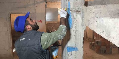 Depremden sonra vatandaşlar kolon bakımı yaptırıyor