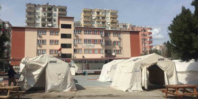 Okullarda 13 Mart hazırlığı: Çadırlar kaldırılıyor