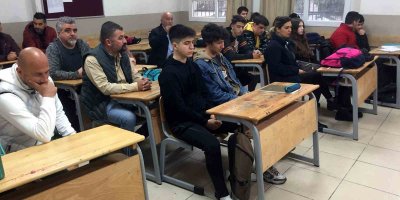 Depremde hayatını kaybeden öğretmen için hüzünlü tören