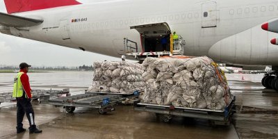 Şuana kadar Adana'ya 6 bin kışa dayanıklı çadır indi: Pakistan’ın deprem bölgesine yardımları sürüyor